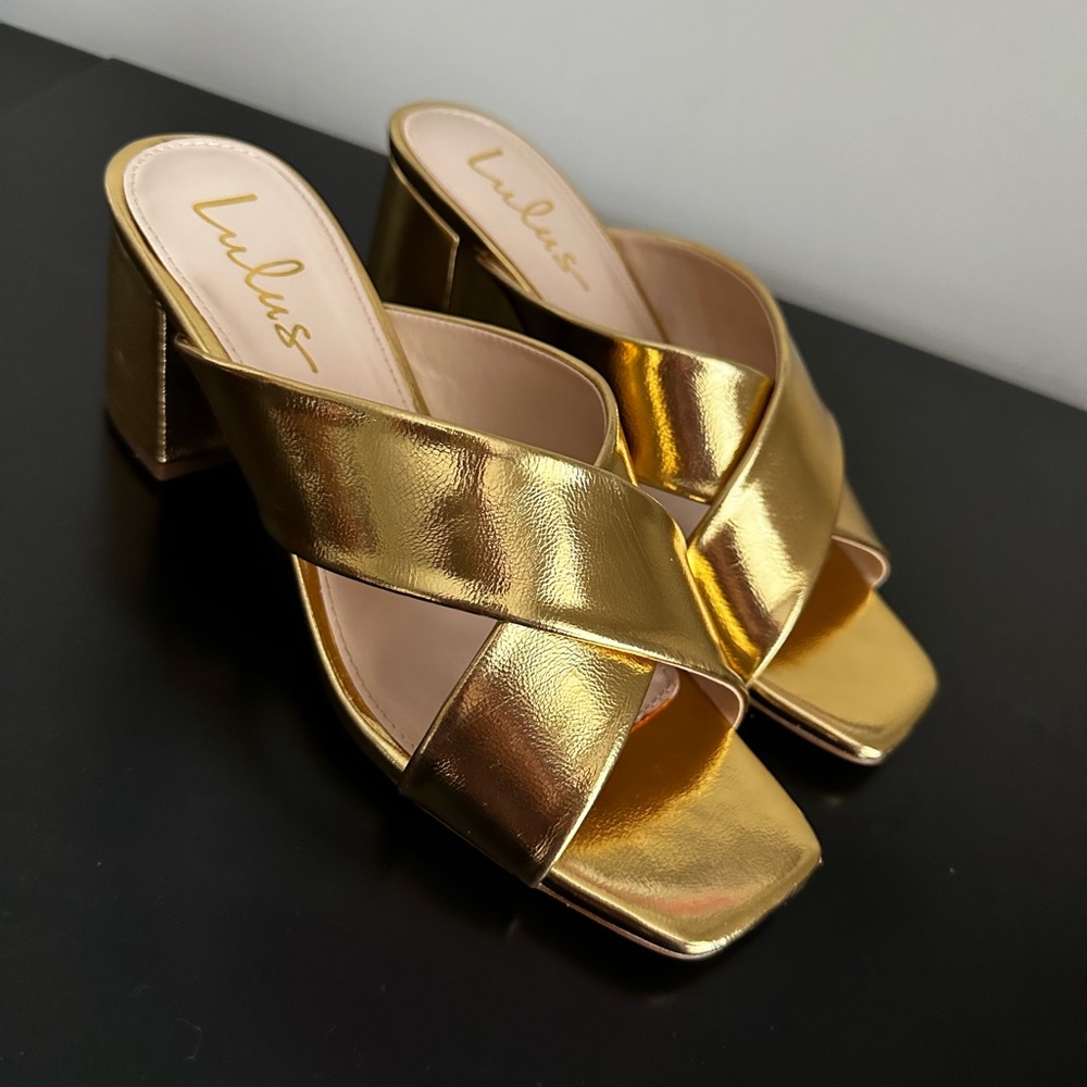 Lulus Gold Heels (excellent, like new)